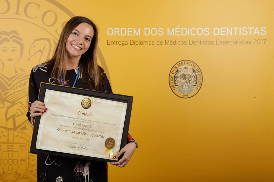 Especialista em Odontopediatria – Drª Carla Lavado